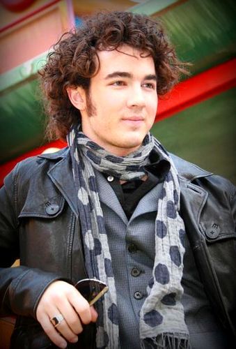 kevin jonas5.jpg