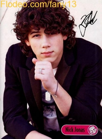 082q0_nick-jonas_fgd.jpg